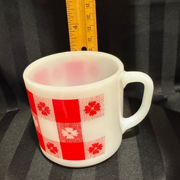 Vintage Federal Milk Glass Mugs in Red and White Gingham with Small Flowers - Picture 10 of 16